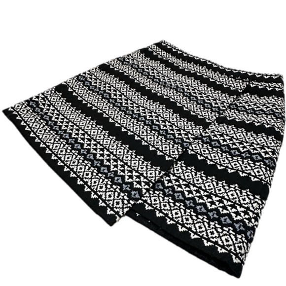 LOFT Blue and White Tribal Print Wrap Front Skirt Size 4 - Picture 2 of 8